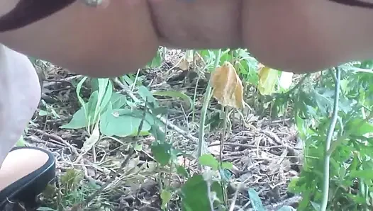 Big Meaty Pissing and Squirting Pussies