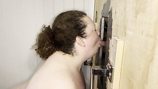 Bbw puta esposa gloryholesub chupa nuevo amigo en el gloryhole