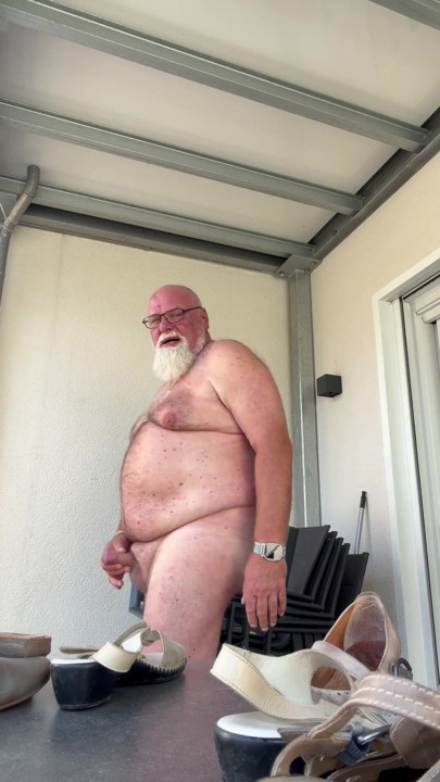 Ralf, the fat, deviant jerk-off pig, shows once again what he does best. | Clip 1
