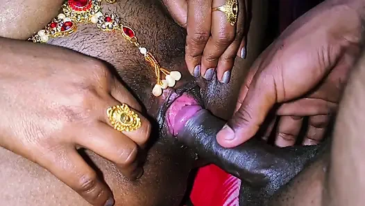 Pregnant suman bhabhi ke chut me bhaiya hanth ghussa ke paani nikal diya.hot jawan aunty ko boyfriend ne Dogg style me but pela.