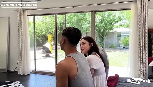 Latin adam Juan Lucas ve latin luna lopez ile sikişmeden önce tombul götlü Maximus Kelly!