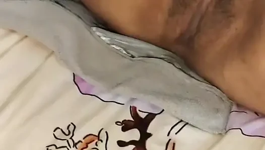 Desi selbstgedrehter analsex, missionarsstellung und doggystyle-position auf stuhl