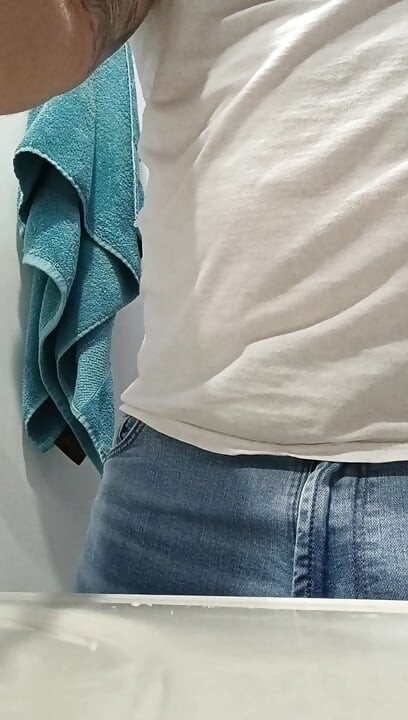 White guys useses two hands to jack off leading to a cumshot eruption