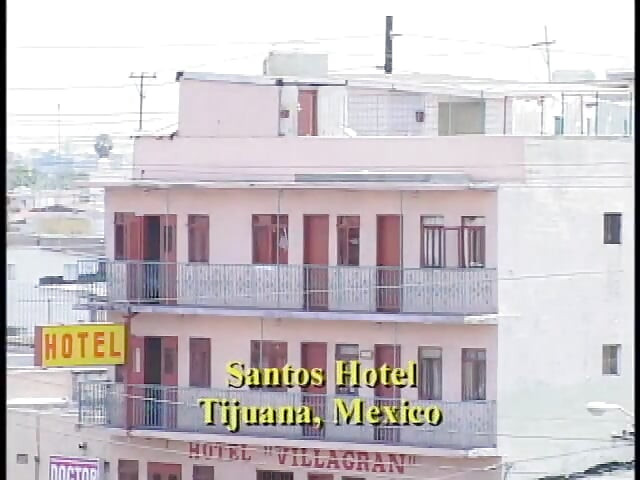 Curva latino cu piept mic are parte de o pulă mare