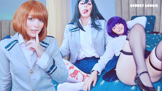 Juego Hentai: Tres sexys compañeras de clase de la Academia UAintentan seducirte para follar sus hermosos agujeros