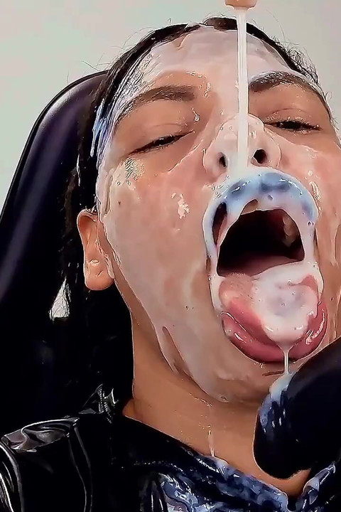 5555 Yüzüme Çok Sert Bir Tavlak Atıyorum Ve Testislerini Yutuyor