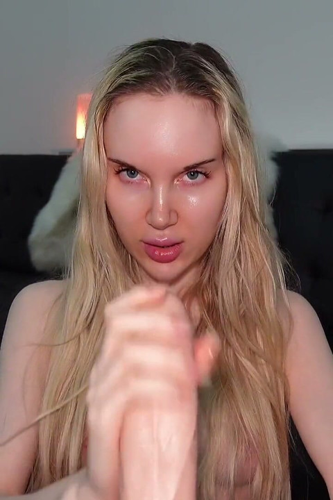 Fri Användning Undergiven Slampa Avrunkning Sperma Ansiktsbehandling - Sofie Skye
