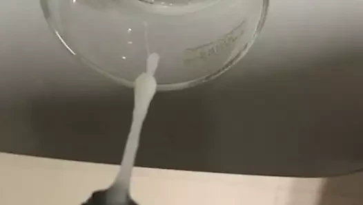 Boşalmak için kadeh kaldırmak için