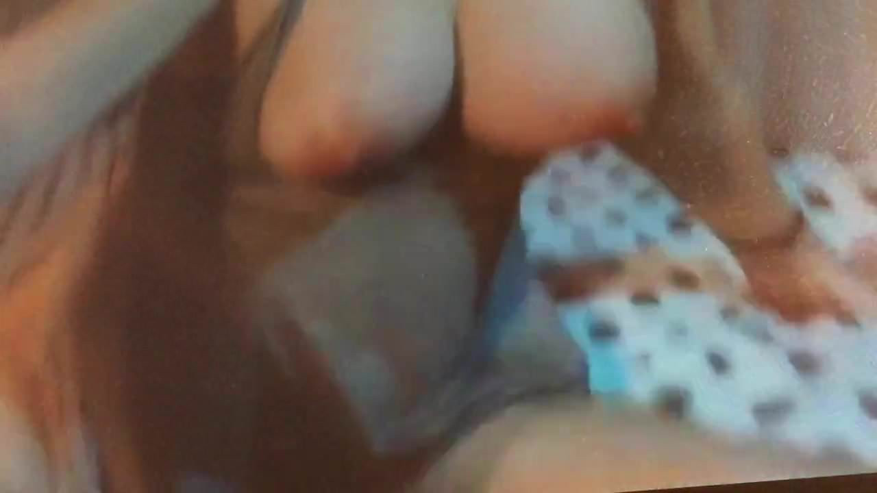 Egyedül a dögös videohívásban