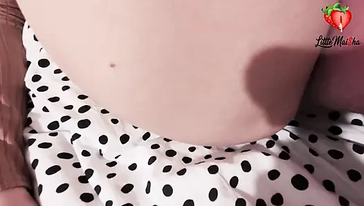 Memek becek si cewek hot rambut cokelat ini dijilat sampai orgasme dua kali
