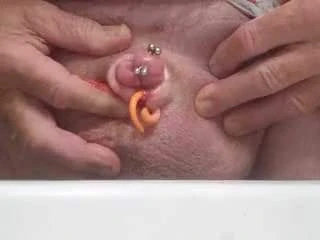 : penis penectomy mit piercing 2