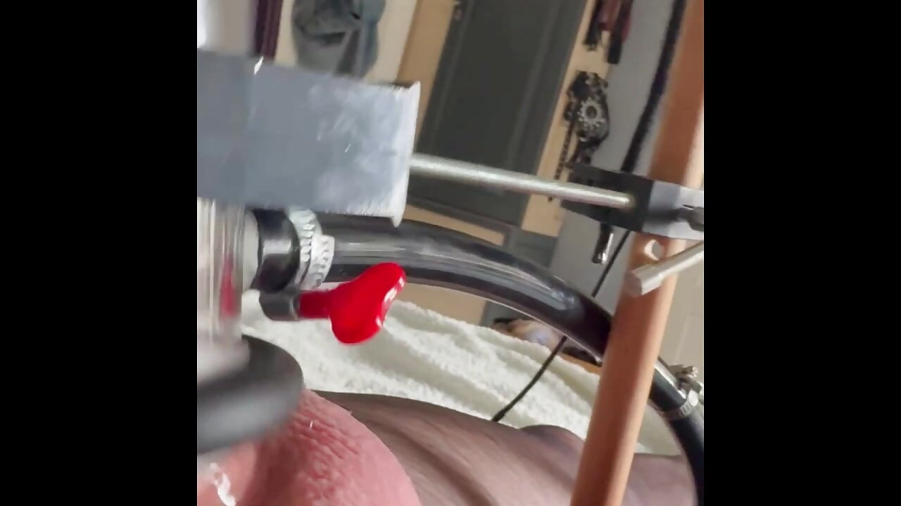 ストッキングで搾乳 - 2回の大量射精