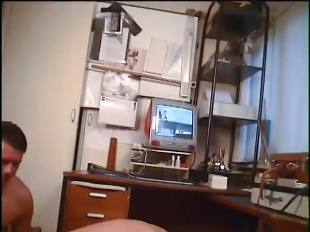 College babe gets her wet pussy eaten on guy's desk