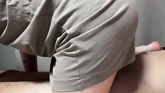 Беременная жена со спазмами не выдержала и жестко доила мужа во время спазмов