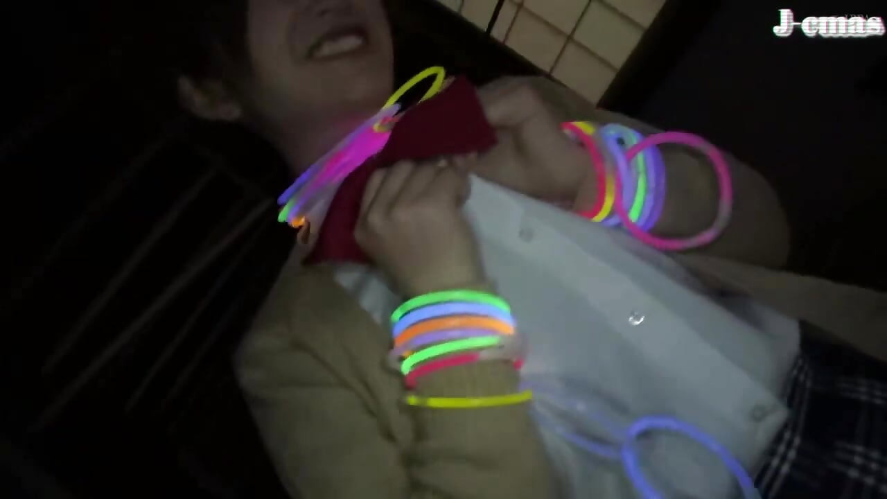 A merész szépség átöleli a szabad levegőt, és meleg nyomot hagy ott, ahol a szenvedély túlcsordul. 2. félidő - B