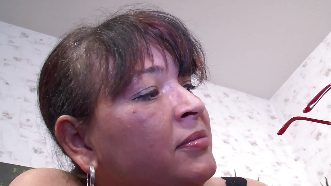 Mature and Still so Horny! a Threesome on the Couch Drives Her Wild!