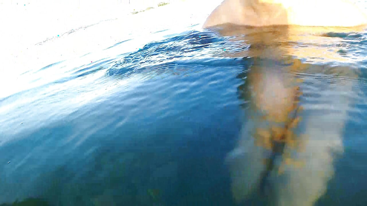 Luna sucks her mouthpiece underwater before getting fucked