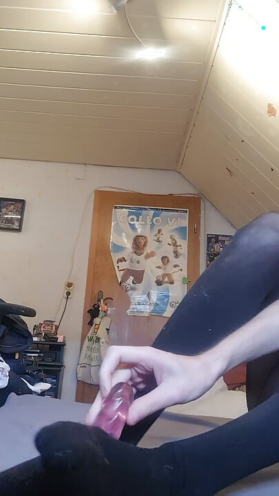 Femboy ballerina is looking for someone to train