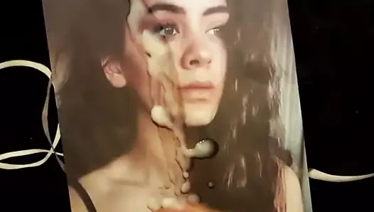 Jasmine Thompson boşalıyor