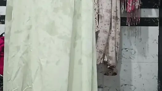 Priya bhabi ateşli video çekimi