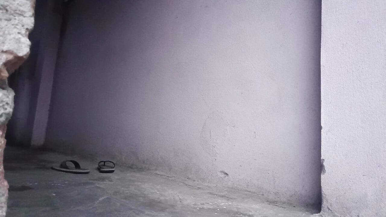 Wife ki bra aur underwear pahan liya