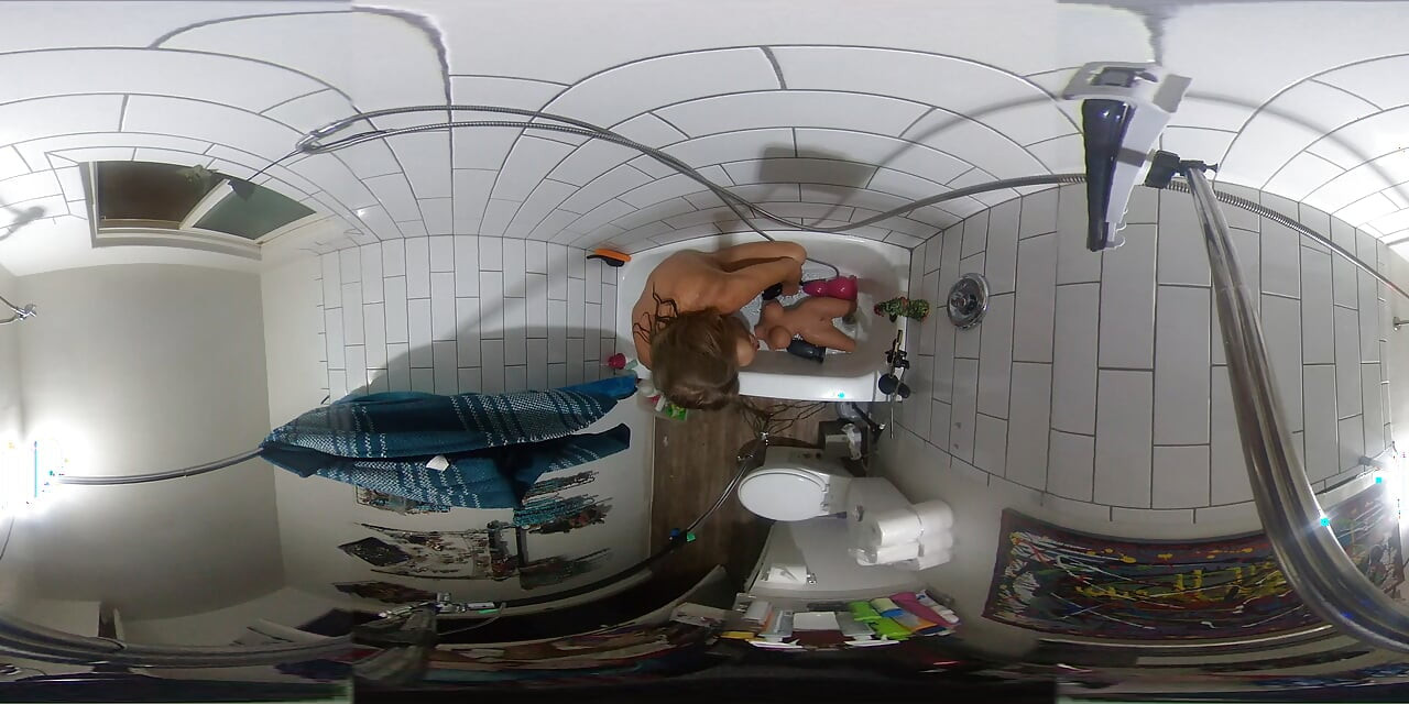 Lizzy Yum VR October 2026 Bathing Masturbation Dilating