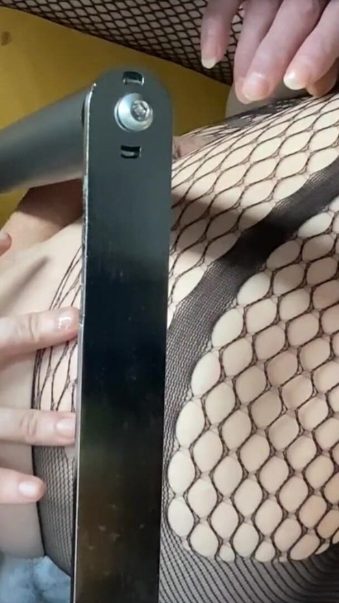 Sissy jest wypełniona 100 cm ekstremalnym dildo - część 1 z 2 | Klip 1
