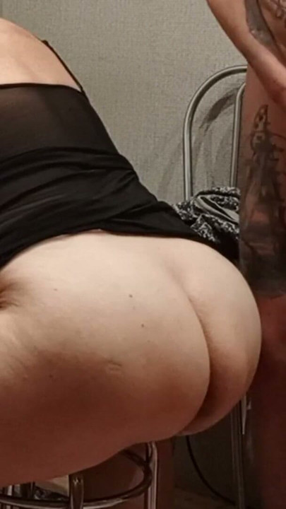 I jerk off my dick on my mother-in-law's big ass and cum | Clip 1