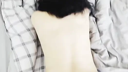 Ibu tiriku nge-anal untuk pertama kalinya! Pantat manis yang nikmat!