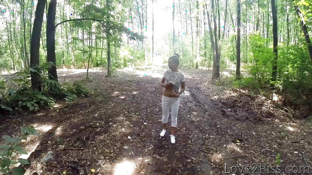 Pee attempts in the forest