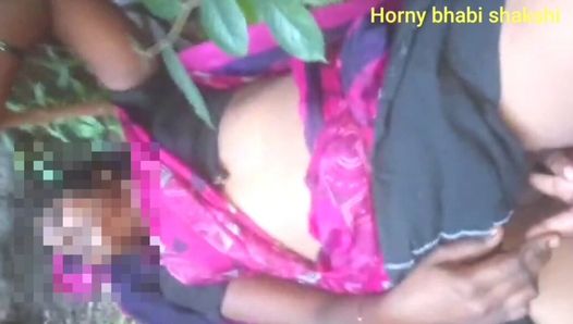 Une adolescente desi tamoule baise et se doigte par son oncle