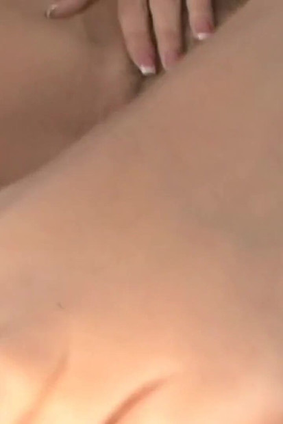 אין דבר חם יותר משני בחורות לבנות שרוצות לקחת שחור ענק בכל חור.