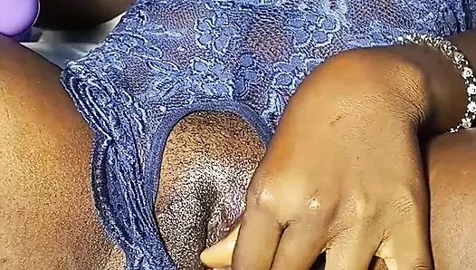 Cewek kulit hitam suka masturbasi