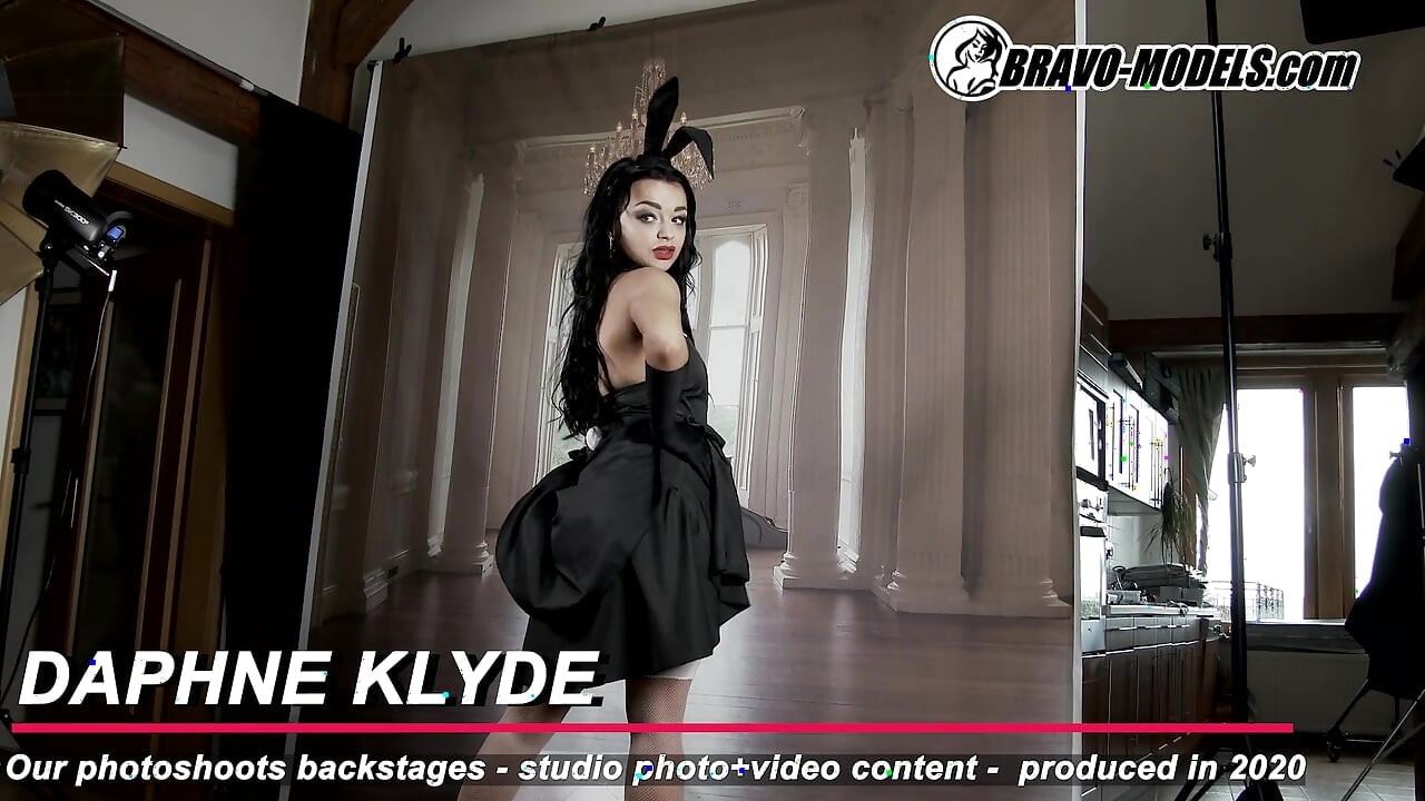 388-Backstage photoshoot Daphne Klyde - Adult