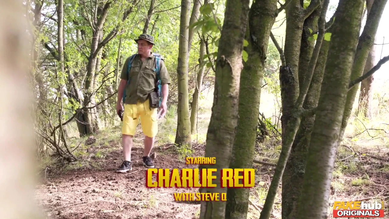 Fakehub Originals - yürüyüş yaparken Steve Q Charlie Red'in kamp alanına rastlıyor