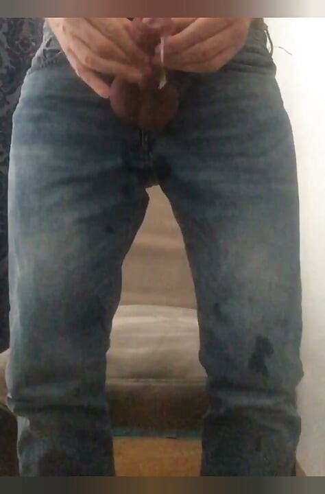 Disparando mi telaraña de semen