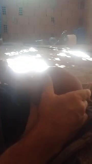 Handjob under the sun at the construction site