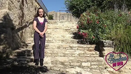 Amandine, schüchtern und aber frech, wird brutal gefickt