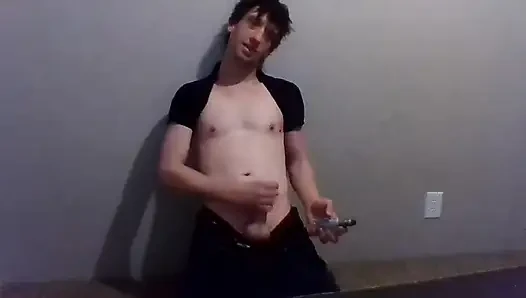Kölen olabilirim ama yine de ateşli götünden sikişe hükmedeceğim!