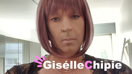 ¡La señora Giselle Chipie se masturba para ustedes, mis esclavas!