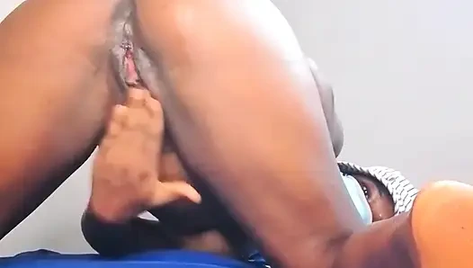 18-летнюю Розовую Тугую Киску Трахнула Сама Мастурбацией