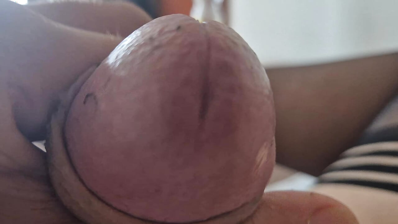 Maminsynek spuszcza się na twarz POV
