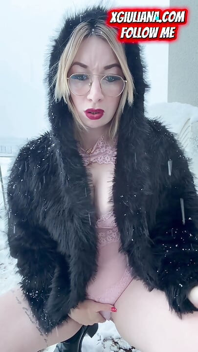 Giuliana this dildo and this feels good under the Normandy snow