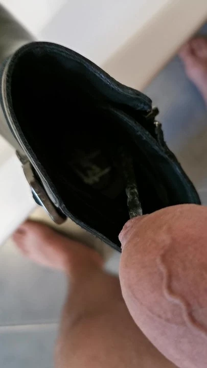 pissing into wifes ankle boots