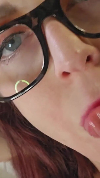 Cum tagadás a kis Trevor cum ribancomnak | 1. klip