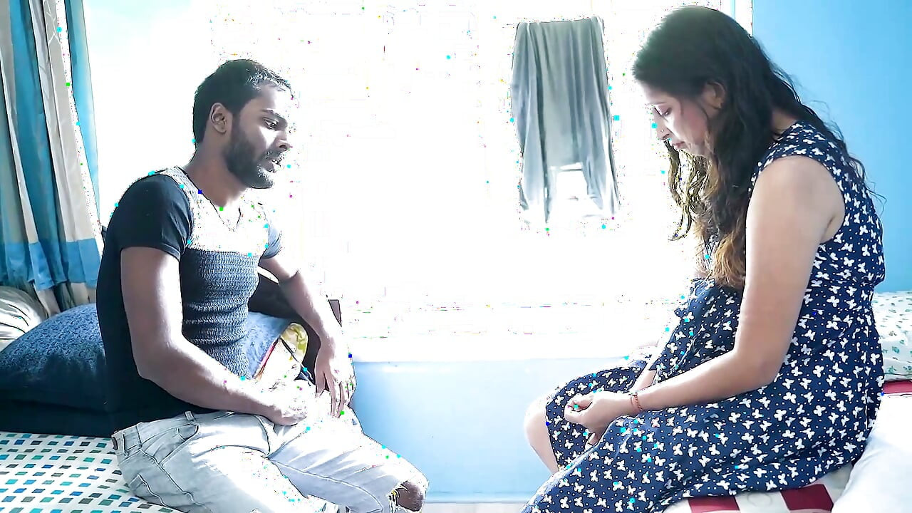 דוגמנית אופנה הודית סקסית מזדיינת עם הבוס שלה