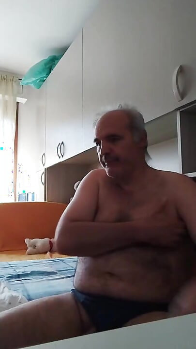 Am făcut sex cu sticla de plastic și am urinat de trei ori în ea!