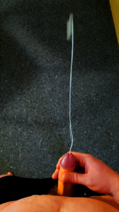 Massiv cumshot in the Hotelroom and moan a lot