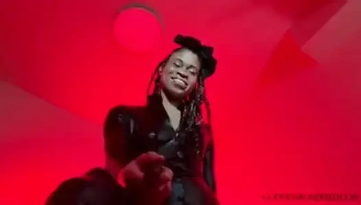 Бить свои яйца и ешь это - чернокожая богиня женского доминирования Rosie Reed, яиц и яиц и инструкция по поеданию спермы, доминирование в видео от первого лица - Стандартное определение