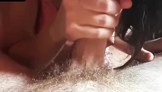 Meine frau gibt mir einen blowjob mit ihrem versauten roten lippenstift